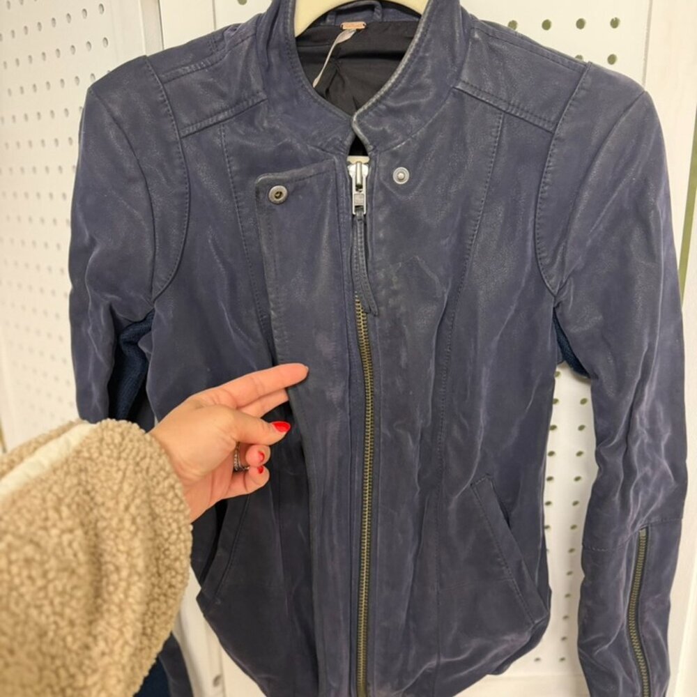 Free People Vegan Suede Moto Jacket Womens Size 6 Navy Bikercore Street Style FP - Picture 8 of 11